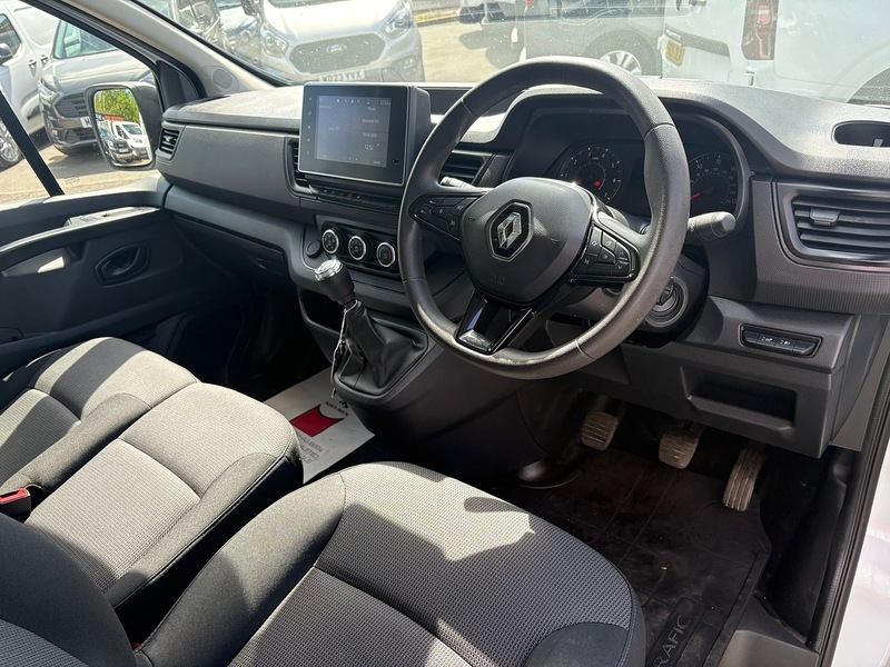 Renault 2.0 dCi Blue 28 Business+ Panel Van 5dr Diesel Manual SWB Euro 6 (s/s) (130 ps)