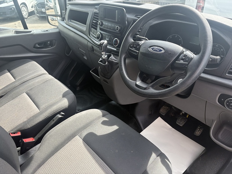 Ford 2.0 350 EcoBlue HDT Leader Chassis Cab 2dr Diesel Manual RWD L2 Euro 6 (s/s) (130 ps)