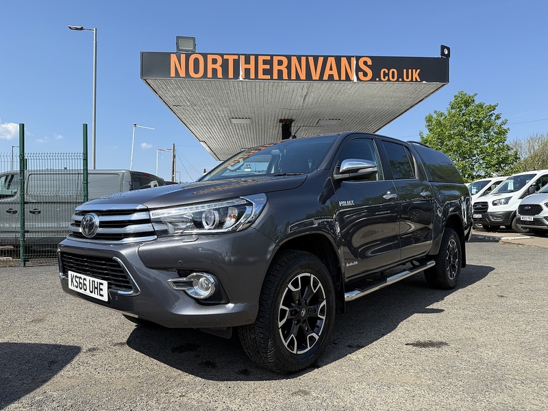 Toyota 2.4 D-4D Invincible X Pickup Double Cab 4dr Diesel Auto 4WD Euro 6 (TSS) (150 ps)