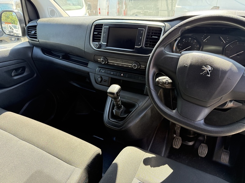 Peugeot 1.5 BlueHDi 1000 Professional Premium + Standard Panel Van 6dr Diesel Manual MWB Euro 6 (s/s) (100 bhp)