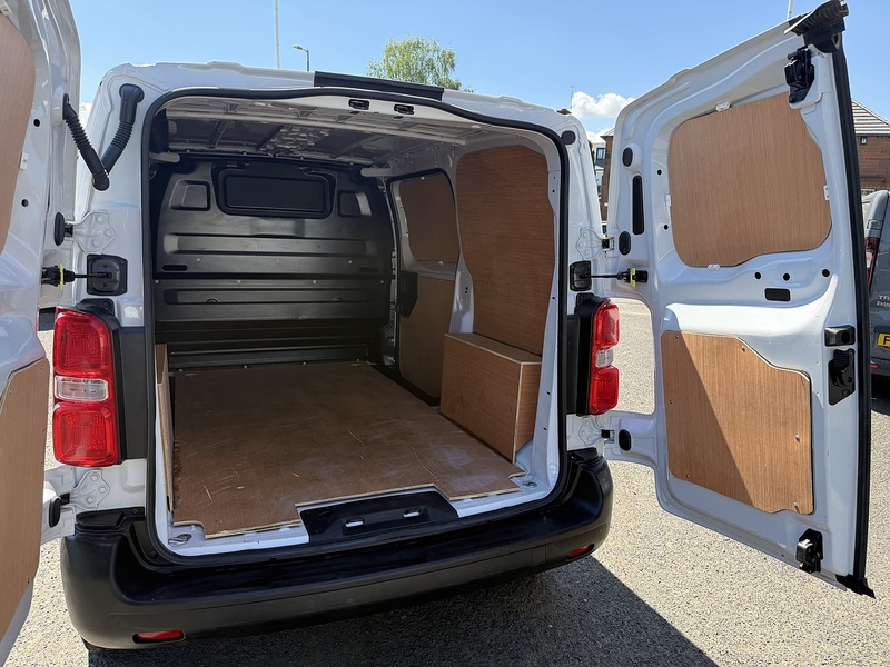 Peugeot 1.5 BlueHDi 1000 Professional Premium + Standard Panel Van 6dr Diesel Manual MWB Euro 6 (s/s) (100 bhp)