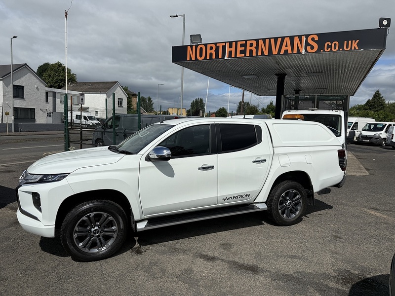 Mitsubishi 2.2 DI-D DC Warrior Pickup Double Cab 4dr Diesel Auto 4WD Euro 6 (s/s) (150 ps)