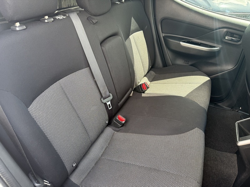 Mitsubishi 2.2 DI-D DC Warrior Pickup Double Cab 4dr Diesel Auto 4WD Euro 6 (s/s) (150 ps)