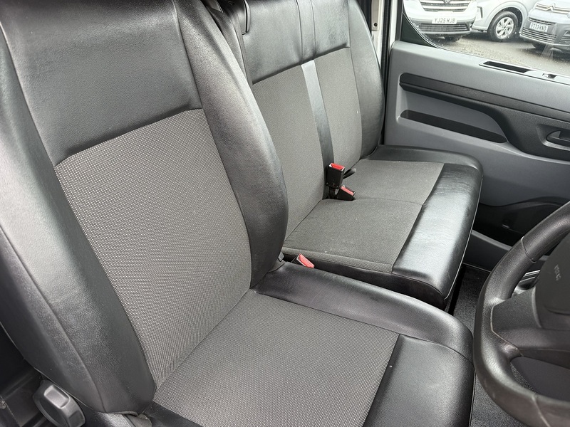 Vauxhall 1.5 Turbo D 2900 Dynamic Panel Van 6dr Diesel Manual L2 H1 Euro 6 (s/s) (100 ps)