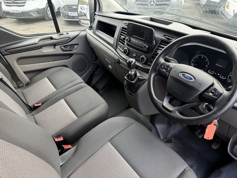 Ford 2.0 300 EcoBlue Leader Crew Van Double Cab 5dr Diesel Manual L2 H1 Euro 6 (s/s) (105 ps)