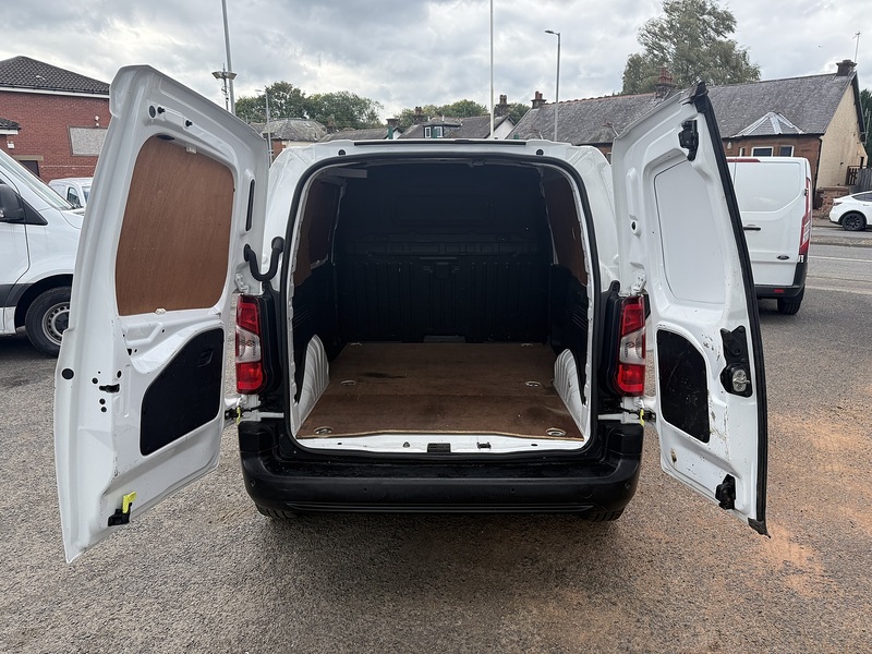 Vauxhall 1.5 Turbo D 2300 Dynamic Panel Van 4dr Diesel Manual L1 H1 Euro 6 (100 ps)