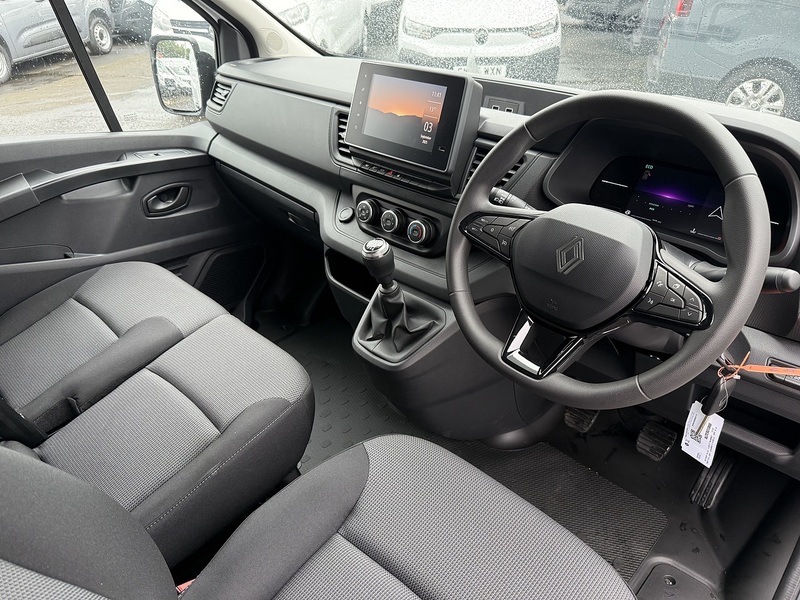 Renault 2.0 dCi Blue LL30 Advance Panel Van 5dr Diesel Manual L2 H1 Euro 6 (s/s) (130 ps)