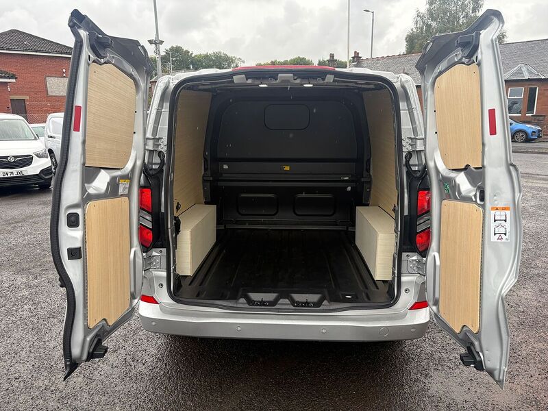 Ford 2.0 320 EcoBlue Limited Crew Van Double Cab 5dr Diesel Auto L2 H1 Euro 6 (s/s) (136 ps)