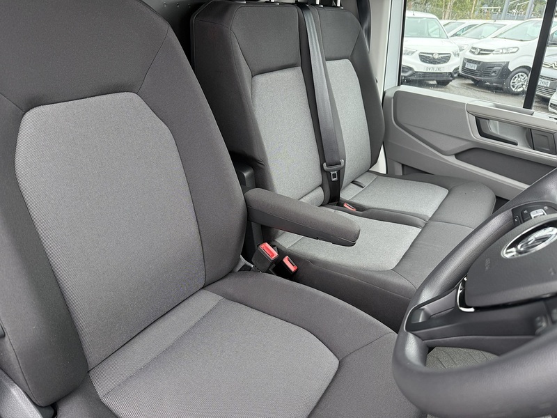 Volkswagen 2.0 TDI CR35 Commerce Plus Panel Van 5dr Diesel Auto FWD LWB High Roof Euro 6 (s/s) (140 ps)