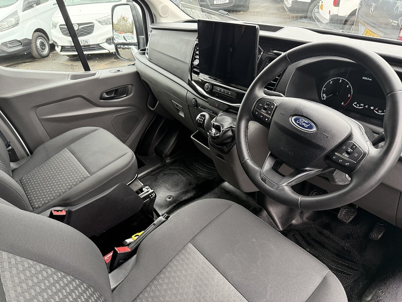 Ford 2.0 460 EcoBlue Trend Minibus Double Cab 5dr Diesel Manual RWD L4 H3 Euro 6 (s/s) (17 Seat, DRW) (165 ps)