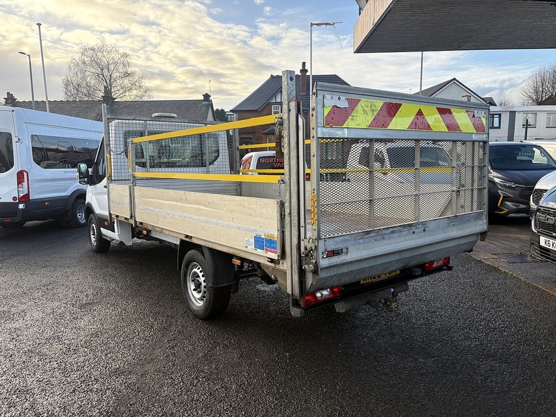 Ford 2.0 350 EcoBlue HD Leader Chassis Cab 2dr Diesel Manual RWD L4 Euro 6 (s/s) (DRW) (130 ps)