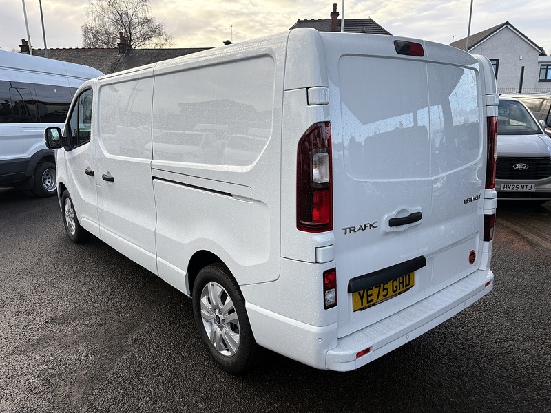 Renault 2.0 dCi Blue LL30 Extra Panel Van 5dr Diesel Manual L2 H1 Euro 6 (s/s) (130 ps)