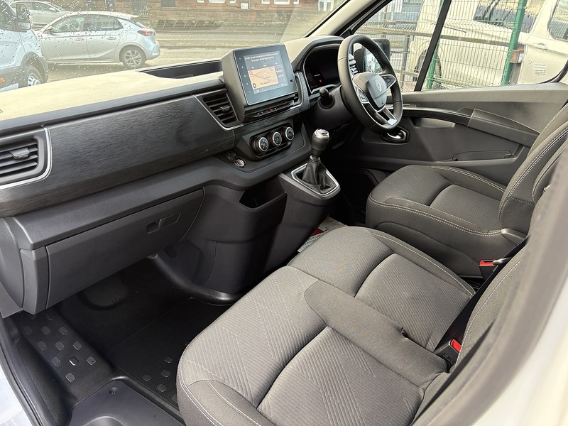 Renault 2.0 dCi Blue LL30 Extra Panel Van 5dr Diesel Manual L2 H1 Euro 6 (s/s) (130 ps)