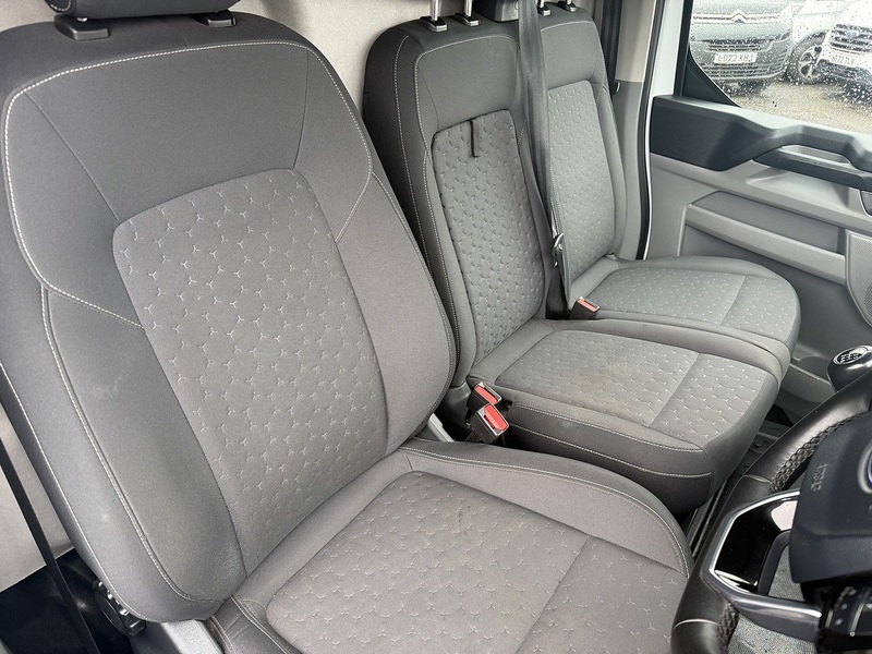 Ford 2.0 320 EcoBlue Limited Panel Van 5dr Diesel Manual L2 H1 Euro 6 (s/s) (136 ps)