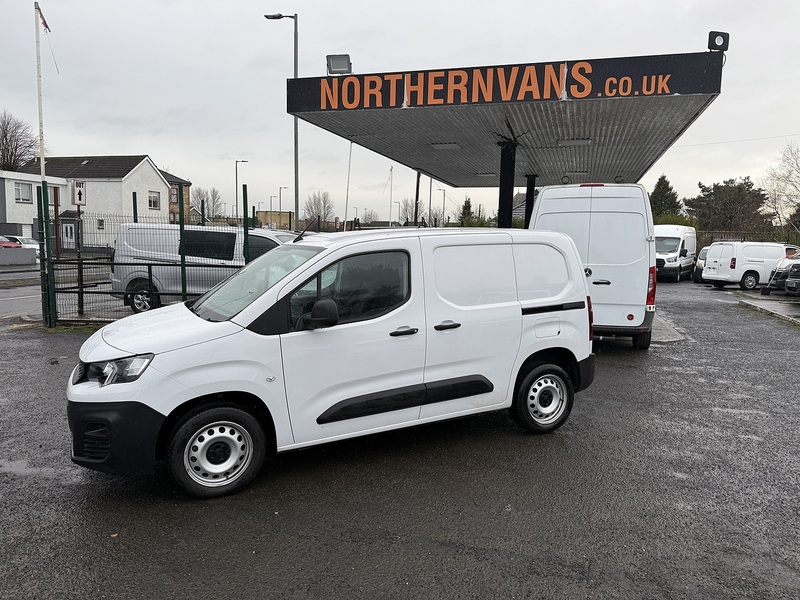 Peugeot 1.5 BlueHDi 1000 Professional Premium + Standard Panel Van 5dr Diesel Manual SWB Euro 6 (s/s) (100 bhp)