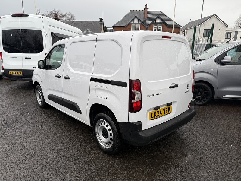 Peugeot 1.5 BlueHDi 1000 Professional Premium + Standard Panel Van 5dr Diesel Manual SWB Euro 6 (s/s) (100 bhp)