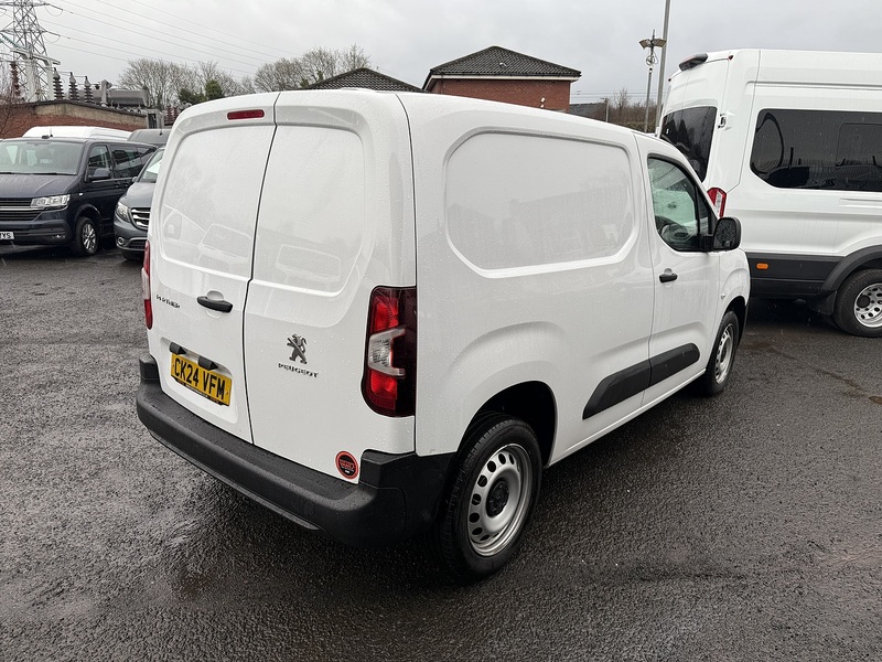 Peugeot 1.5 BlueHDi 1000 Professional Premium + Standard Panel Van 5dr Diesel Manual SWB Euro 6 (s/s) (100 bhp)