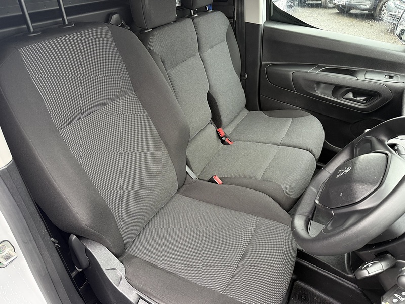 Peugeot 1.5 BlueHDi 1000 Professional Premium + Standard Panel Van 5dr Diesel Manual SWB Euro 6 (s/s) (100 bhp)