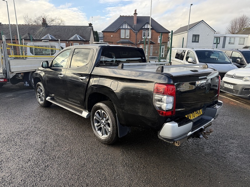 Mitsubishi 2.2 DI-D DC Warrior Pickup Double Cab 4dr Diesel Auto 4WD Euro 6 (s/s) (150 ps)