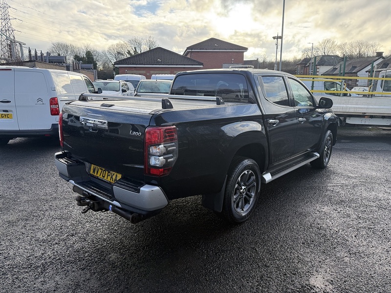 Mitsubishi 2.2 DI-D DC Warrior Pickup Double Cab 4dr Diesel Auto 4WD Euro 6 (s/s) (150 ps)