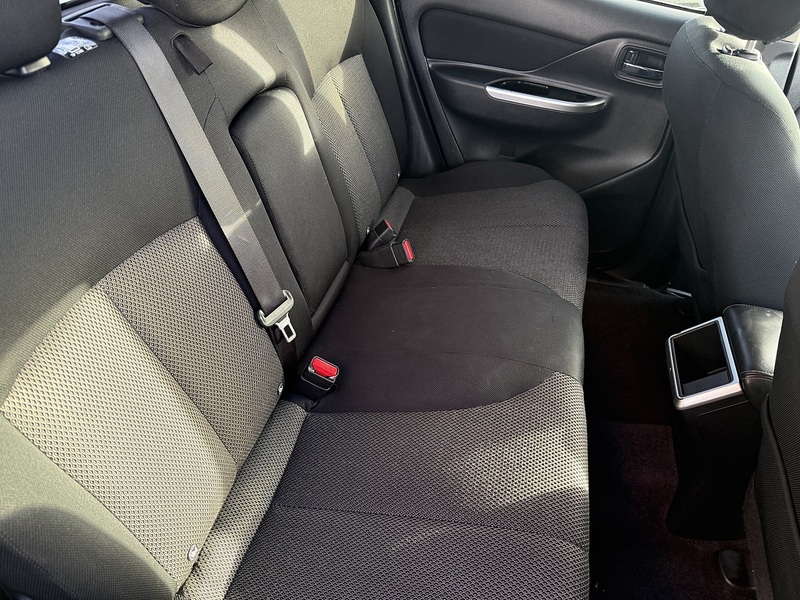 Mitsubishi 2.2 DI-D DC Warrior Pickup Double Cab 4dr Diesel Auto 4WD Euro 6 (s/s) (150 ps)