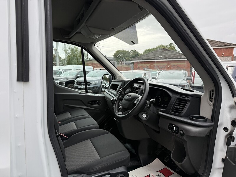 Ford 2.0 350 EcoBlue HD Leader Chassis Cab 2dr Diesel Manual RWD L4 Euro 6 (s/s) (DRW) (130 ps)