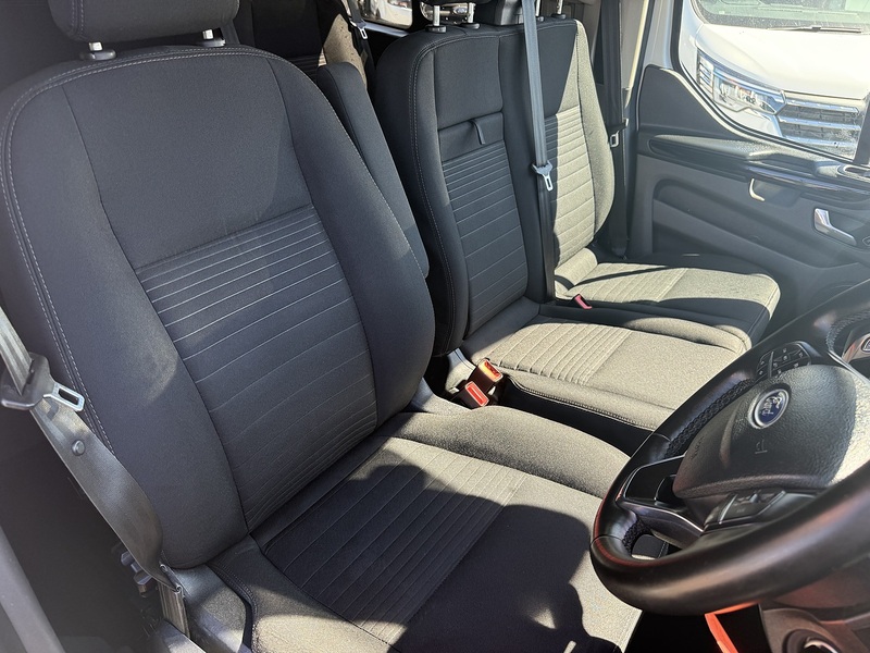 Ford 2.0 320 EcoBlue Limited Crew Van Double Cab 5dr Diesel Auto L1 H1 Euro 6 (170 ps)