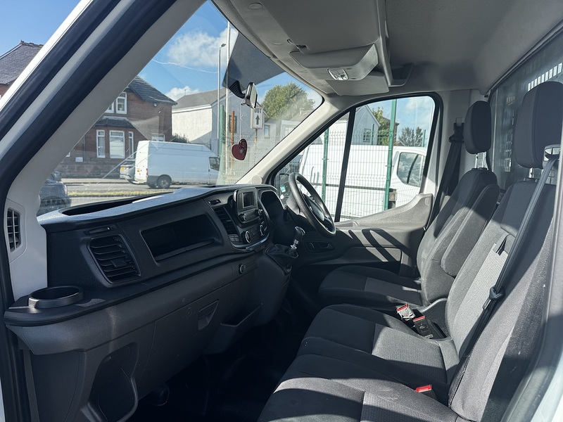 Ford 2.0 350 EcoBlue HD Leader Chassis Cab 2dr Diesel Manual RWD L4 Euro 6 (s/s) (DRW) (130 ps)