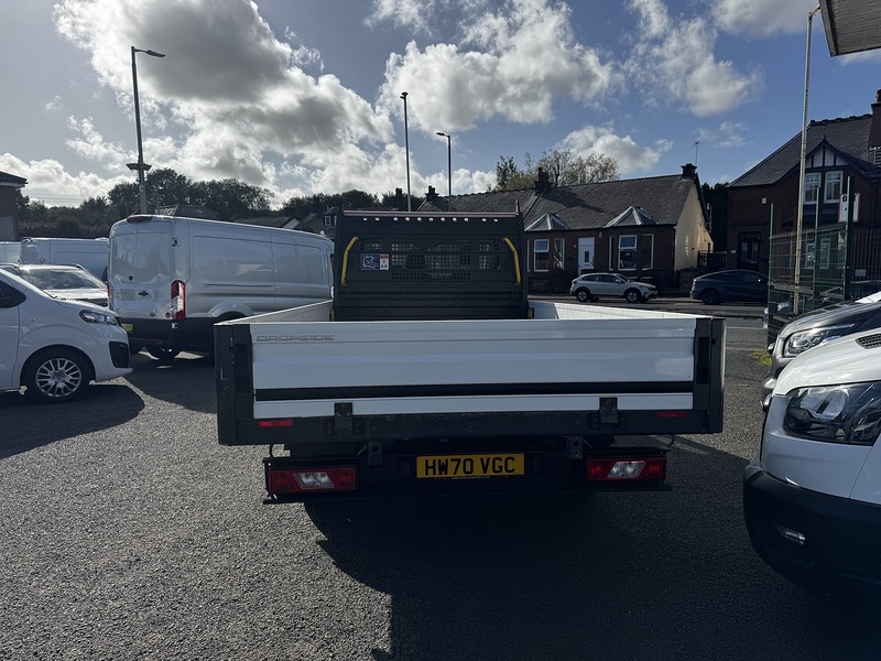 Ford 2.0 350 EcoBlue HD Leader Chassis Cab 2dr Diesel Manual RWD L4 Euro 6 (s/s) (DRW) (130 ps)