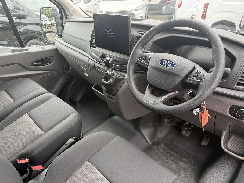 Ford 2.0 350 EcoBlue Leader Chassis Cab 2dr Diesel Manual RWD L4 Euro 6 (s/s) (130 ps)
