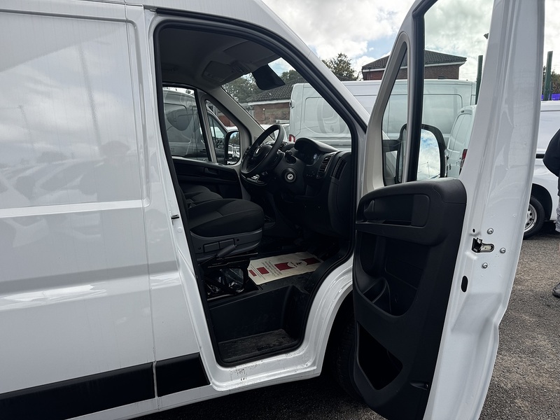 Vauxhall 2.2 CDTi 3500 BiTurbo Prime Panel Van 5dr Diesel Manual L3 H2 Euro 6 (s/s) (140 ps)