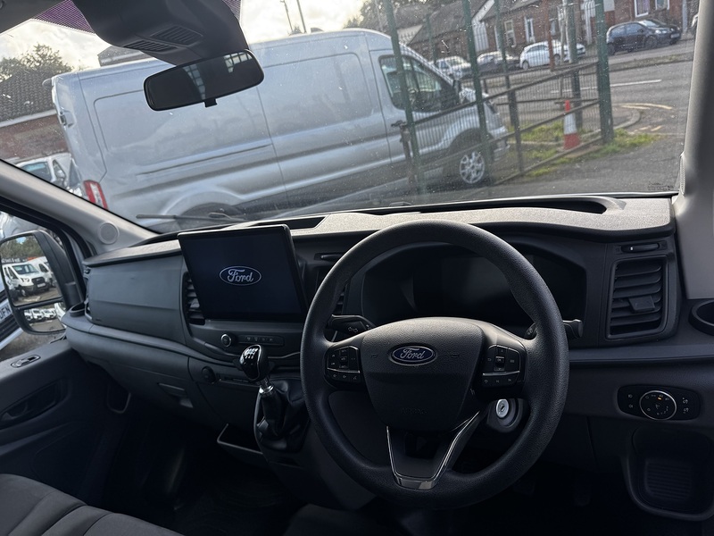 Ford 2.0 350 EcoBlue Leader Chassis Double Cab 4dr Diesel Manual RWD L3 Euro 6 (s/s) (130 ps)