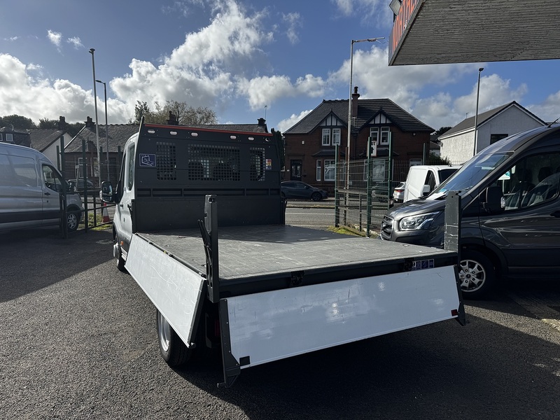 Ford 2.0 350 EcoBlue Leader Chassis Double Cab 4dr Diesel Manual RWD L3 Euro 6 (s/s) (130 ps)