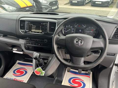 VAUXHALL VIVARO 1.5 Turbo D 2900 Dynamic Panel Van 6dr Diesel Manual L2 H1 Euro 6 (s/s) (100 ps) - U14899