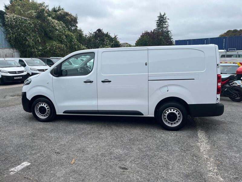 VAUXHALL VIVARO 1.5 Turbo D 2900 Dynamic Panel Van 6dr Diesel Manual L2 H1 Euro 6 (s/s) (100 ps) - U14899