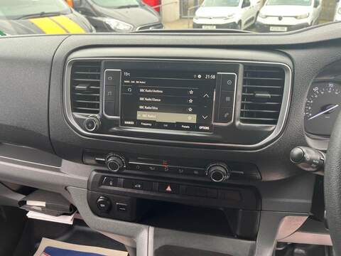 VAUXHALL VIVARO 1.5 Turbo D 2900 Dynamic Panel Van 6dr Diesel Manual L2 H1 Euro 6 (s/s) (100 ps) - U14899