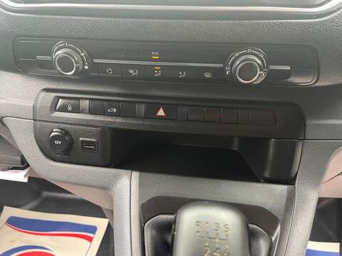 VAUXHALL VIVARO 1.5 Turbo D 2900 Dynamic Panel Van 6dr Diesel Manual L2 H1 Euro 6 (s/s) (100 ps) - U14899