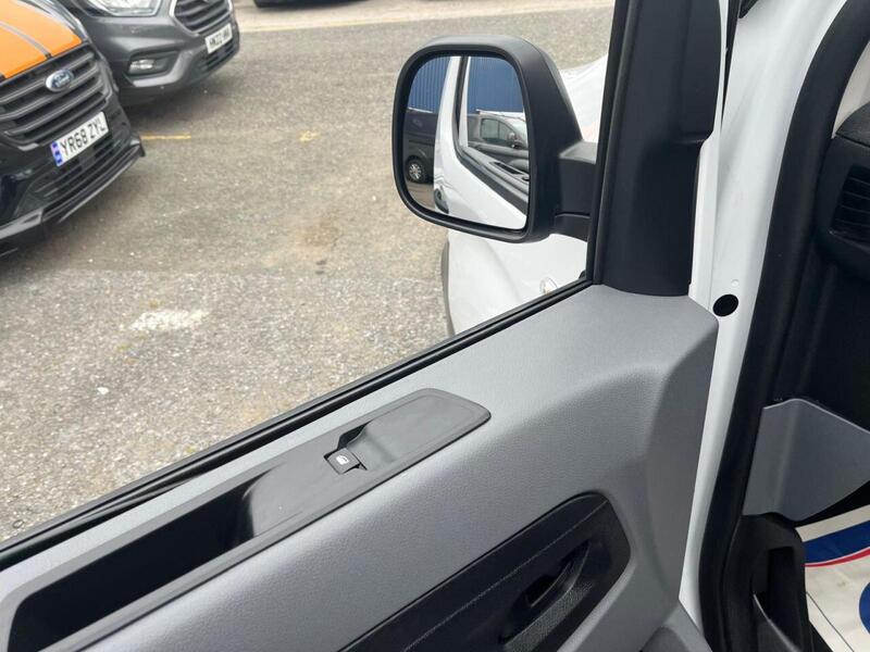 VAUXHALL VIVARO 1.5 Turbo D 2900 Dynamic Panel Van 6dr Diesel Manual L2 H1 Euro 6 (s/s) (100 ps) - U14899