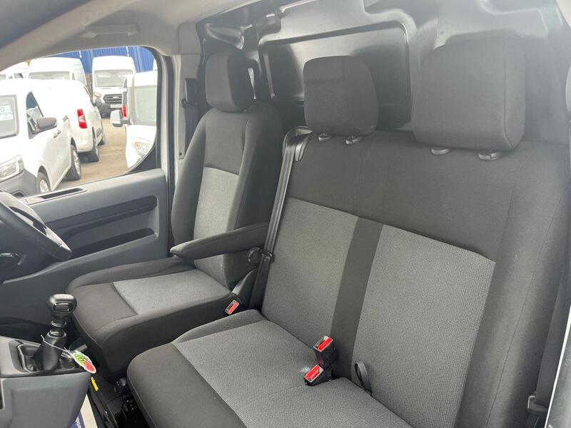 VAUXHALL VIVARO 1.5 Turbo D 2900 Dynamic Panel Van 6dr Diesel Manual L2 H1 Euro 6 (s/s) (100 ps) - U14899