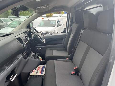 VAUXHALL VIVARO 1.5 Turbo D 2900 Dynamic Panel Van 6dr Diesel Manual L2 H1 Euro 6 (s/s) (100 ps) - U14899