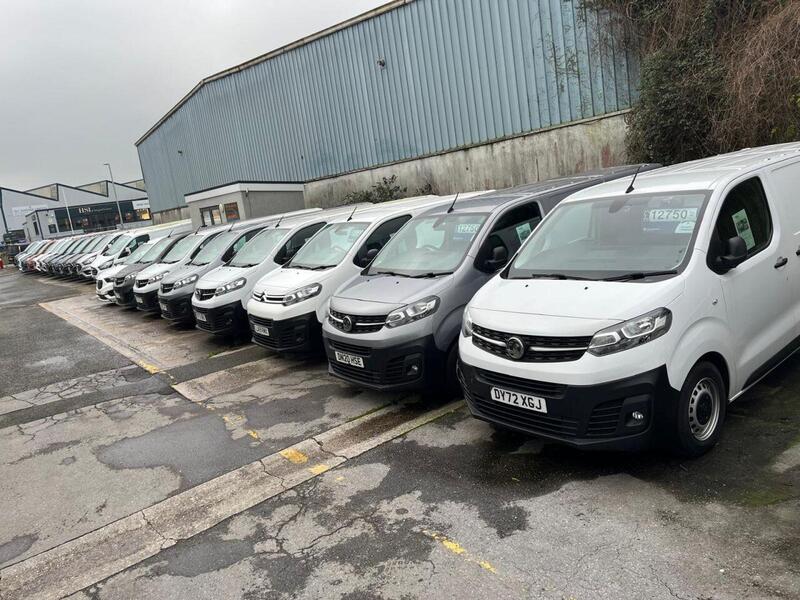 FORD TRANSIT CUSTOM 2.0 280 EcoBlue Limited Panel Van 5dr Diesel Manual L1 H1 Euro 6 (s/s) (130 ps) - U14985