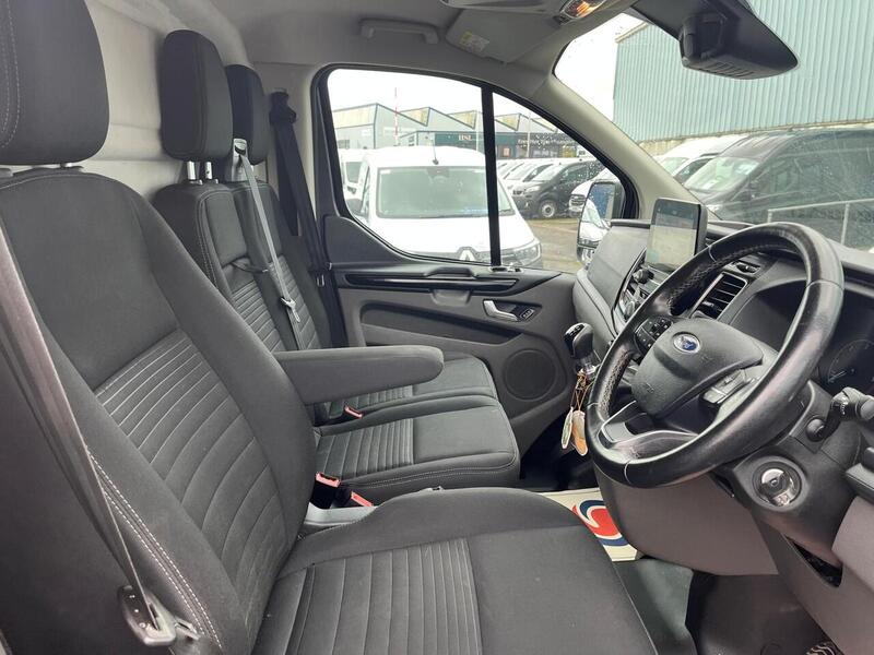 Ford Transit Custom 300 EcoBlue Limited - U14990