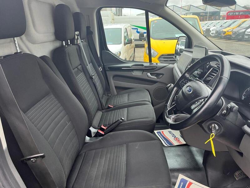 FORD TRANSIT CUSTOM 2.0 280 EcoBlue Limited Panel Van 5dr Diesel Manual L1 H2 Euro 6 (s/s) (130 ps) - U15015