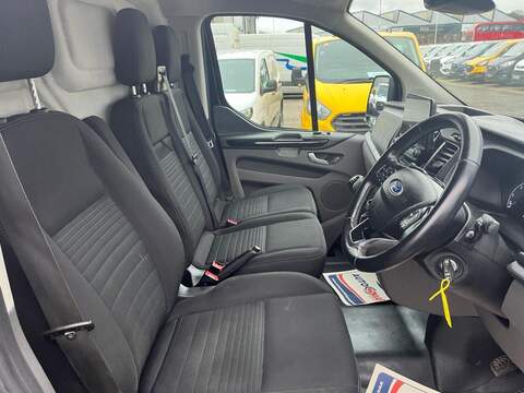 FORD TRANSIT CUSTOM 2.0 280 EcoBlue Limited Panel Van 5dr Diesel Manual L1 H2 Euro 6 (s/s) (130 ps) - U15015