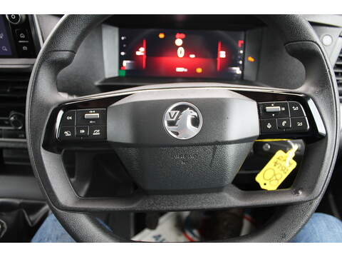 Vauxhall Vivaro Turbo D Prime - U15034