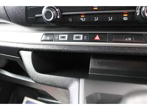 Vauxhall Vivaro Turbo D Prime - U15034