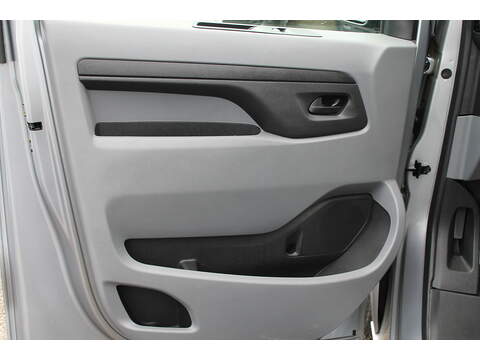 Peugeot Expert BlueHDi 1200 Professional - U15038