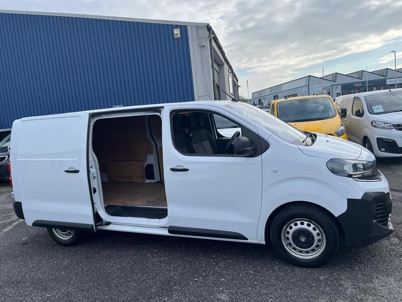 Vauxhall Vivaro Turbo D Prime - U15044