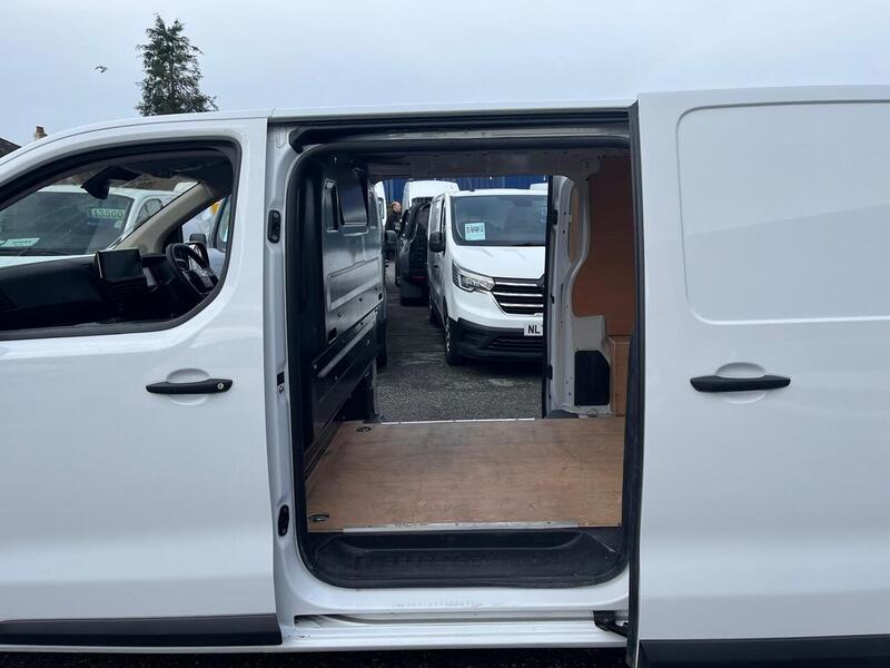 Vauxhall Vivaro Turbo D Prime - U15044