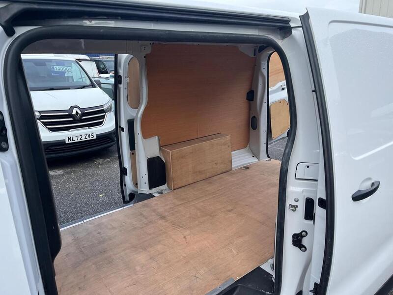 Vauxhall Vivaro Turbo D Prime - U15044
